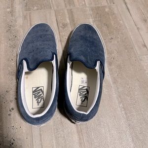 Vans shoes. Men’s size6.5, women’s size 8. Excellent condition.